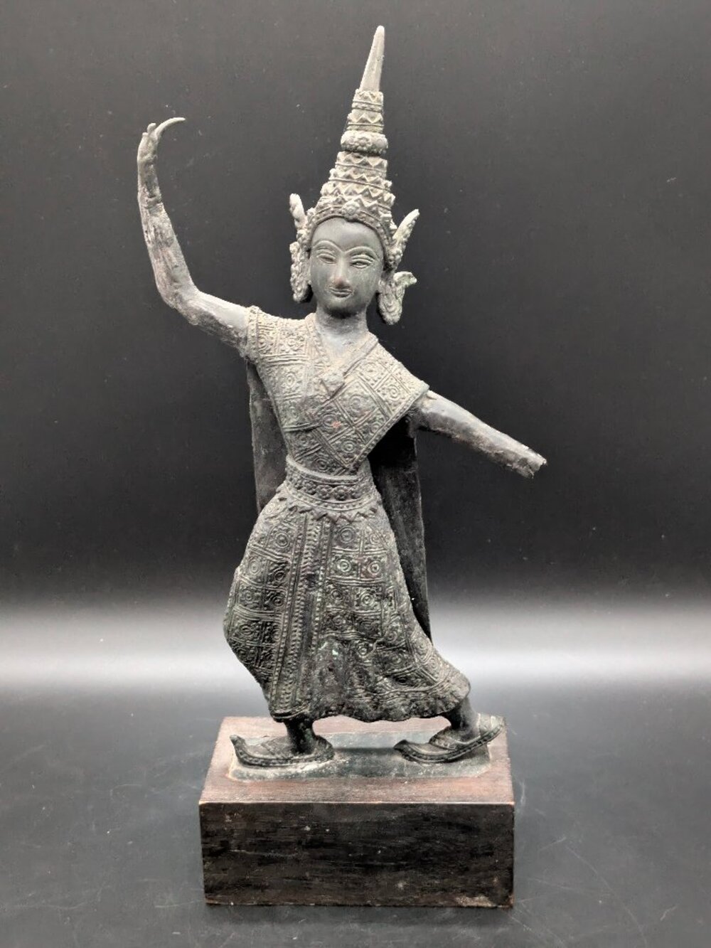 Early 20th Century Bronze Thai/Siamese Apsara Dancing Statue